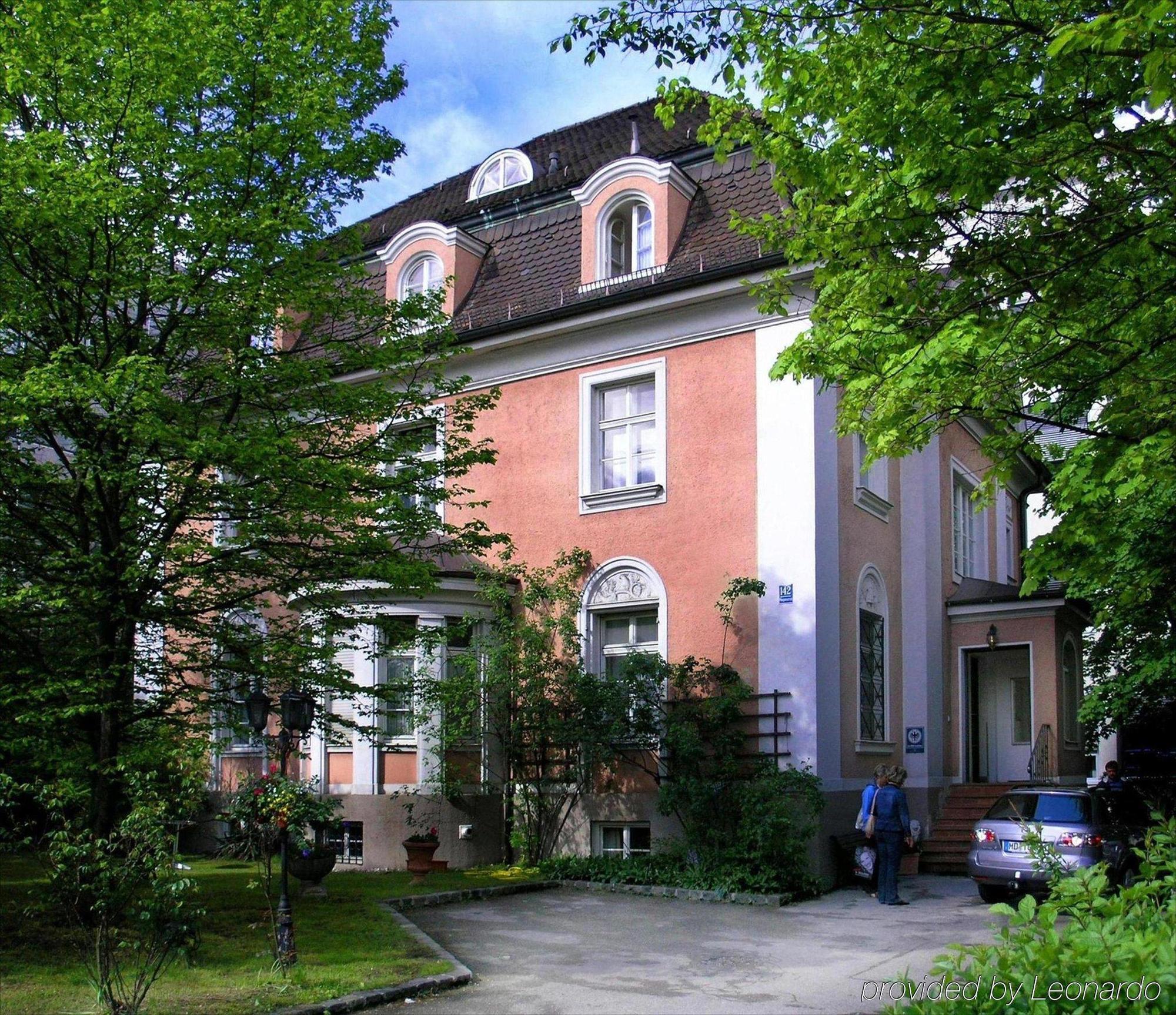 Hotel Galleria Мюнхен Екстериор снимка