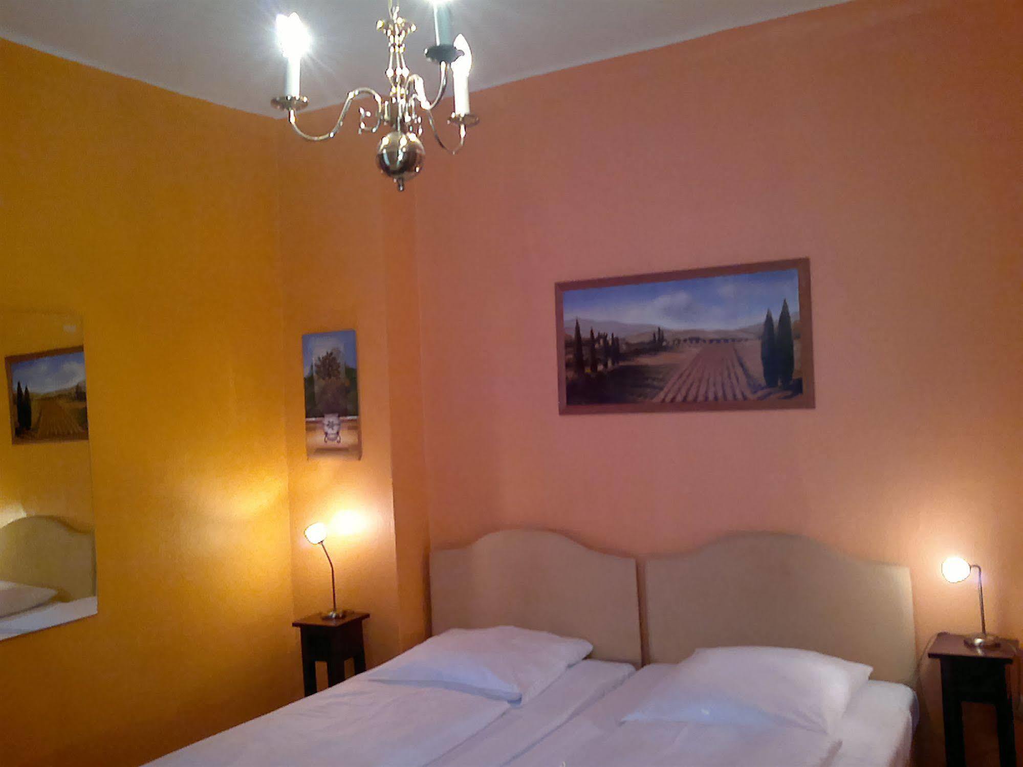 Hotel Galleria Мюнхен Екстериор снимка