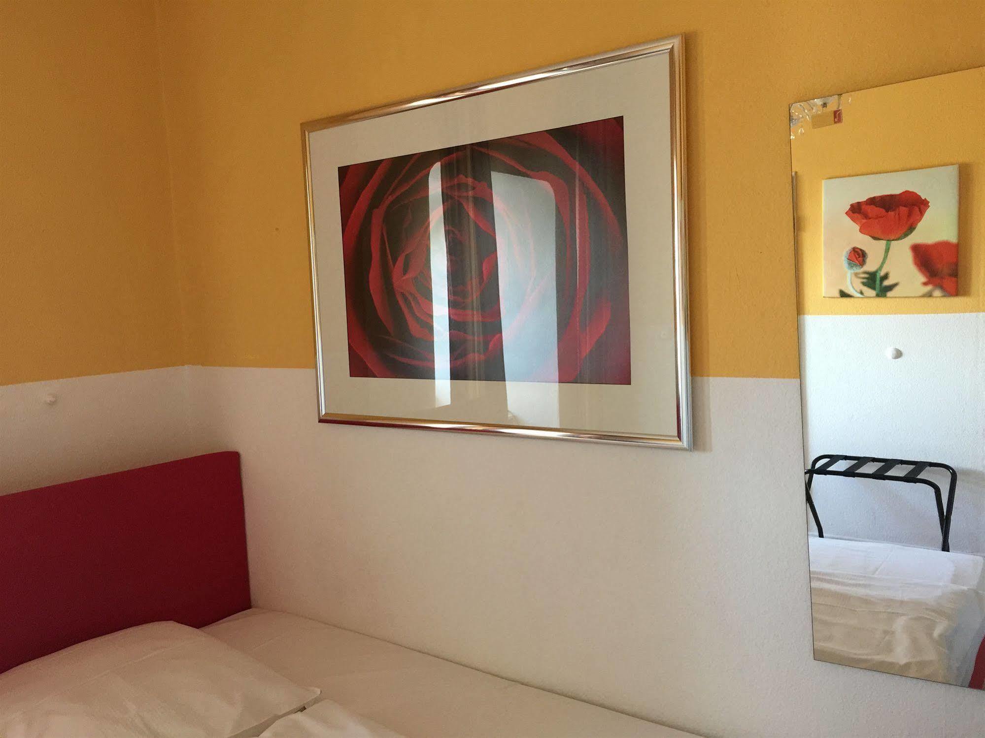 Hotel Galleria Мюнхен Екстериор снимка