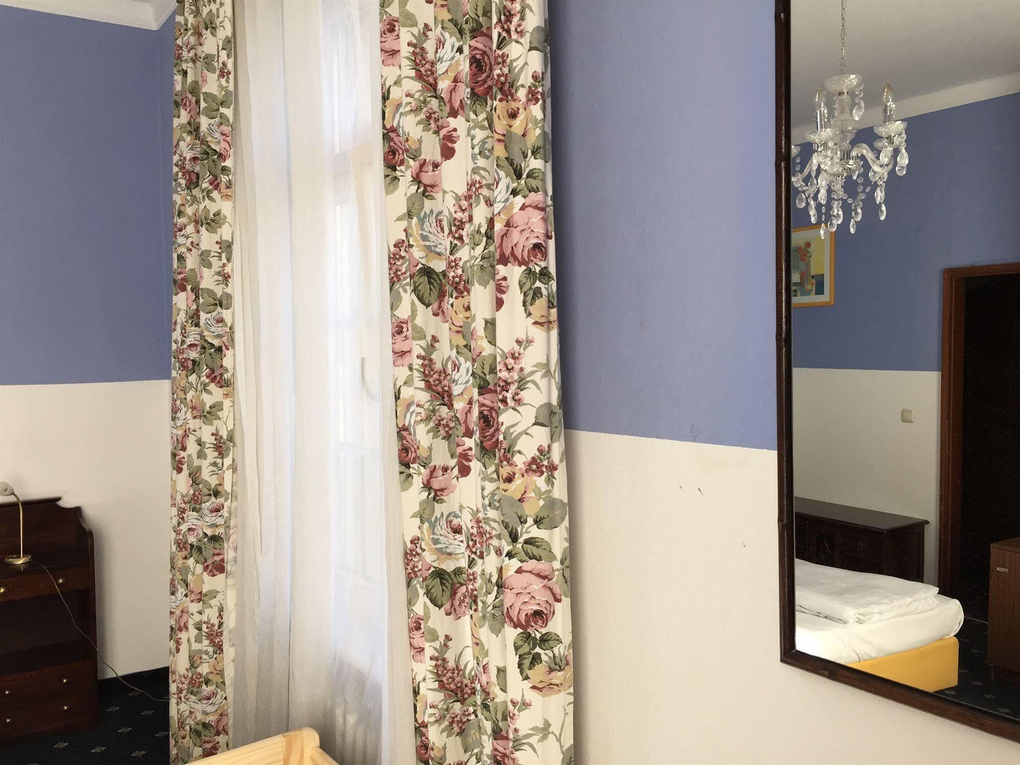 Hotel Galleria Мюнхен Екстериор снимка