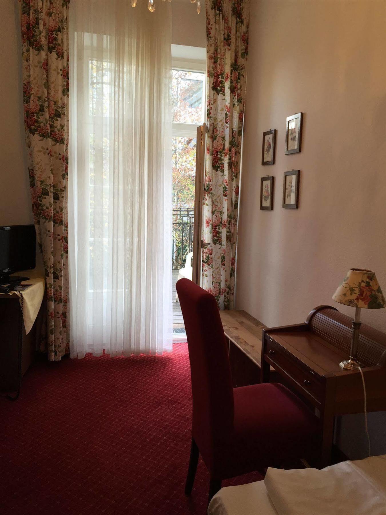 Hotel Galleria Мюнхен Екстериор снимка